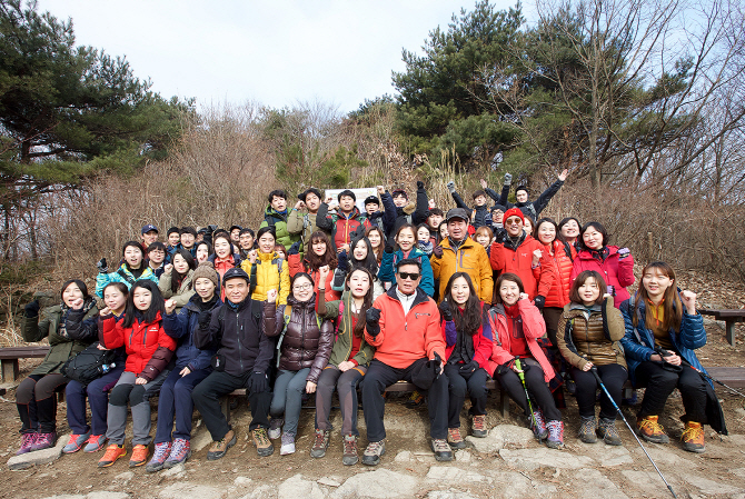 [포토]박삼구 회장, 금호타이어 임직원과 신년 산행