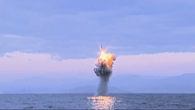 "北, 100발 이상 핵무기 개발 목표..美 선제공격 대비"