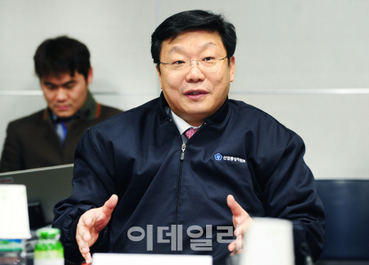 [포토]주형환 장관, 보령메디앙스 현장방문