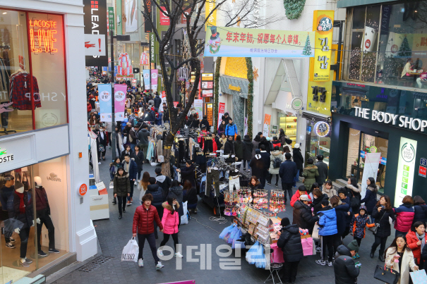  유커 '나홀로여행' 꽂혀…명동이 바뀐다