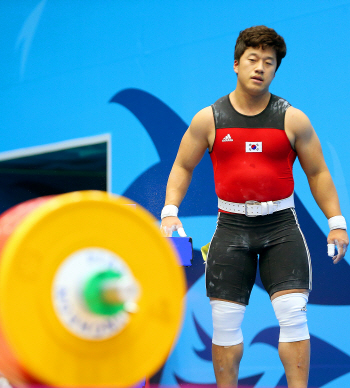 `후배 폭행` 사재혁, 구속영장 신청돼..실형받을 경우 연금도 상실