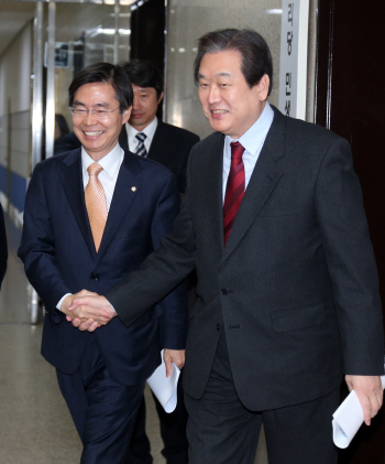 조경태 새누리 입당에 野의원 "해악적 존재, 제자리 찾아간 것" 비판