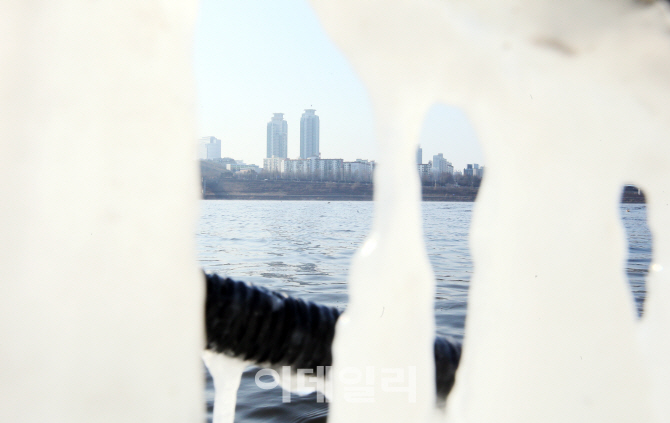 [포토]전국 한파특보, 서울 체감온도 영하 240도