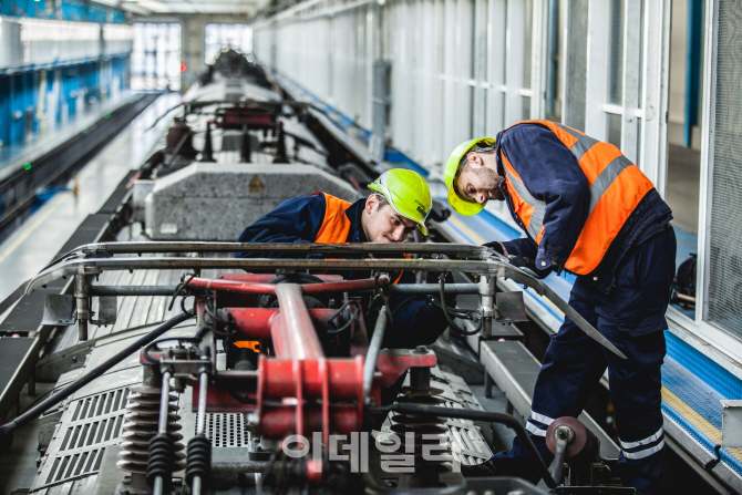 `경영난` 현대로템, 철도 기반 다지고 車프레스 수주 총력