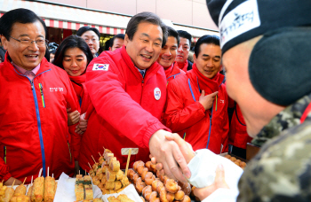 김무성 “‘정치 잘 해라’ 시민 고함에 마음 아프다”