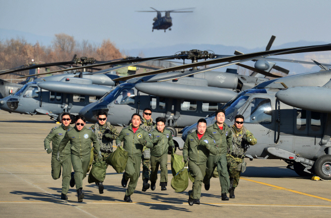 [포토]"조난 조종사 반드시 구출한다"