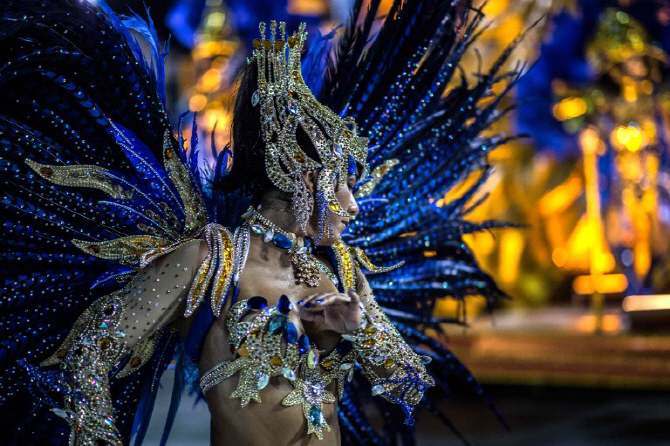  `브라질 카니발` 화려한 퍼레이드 경연                                                                                                                                                             