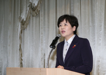반인륜 범죄 팔걷은 정부..부모교육 강화로 푼다