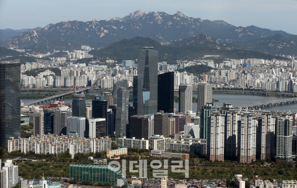 "시장진입장벽 낮춰라" 리츠vs펀드 목소리 제각각