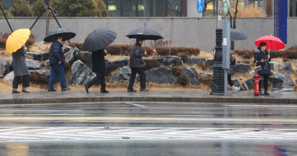 오늘 포근한 날씨…늦은 오후부터 서울·경기도에 비