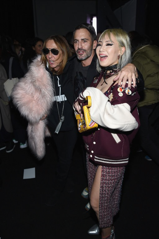  씨엘, 애교 섞인 눈웃음..`마크 제이콥스 패션쇼`                                                                                                                                                   