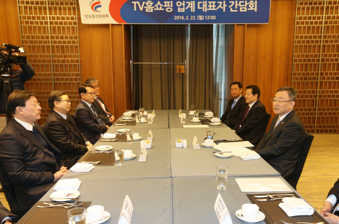 최성준 위원장 "홈쇼핑사에 개성공단 납품업체 지원 당부"