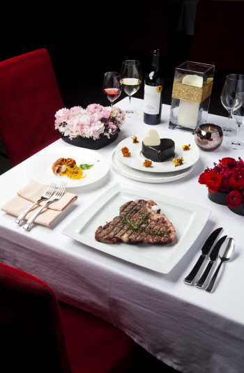 더플라자 "화이트데이에 로맨틱한 저녁을"