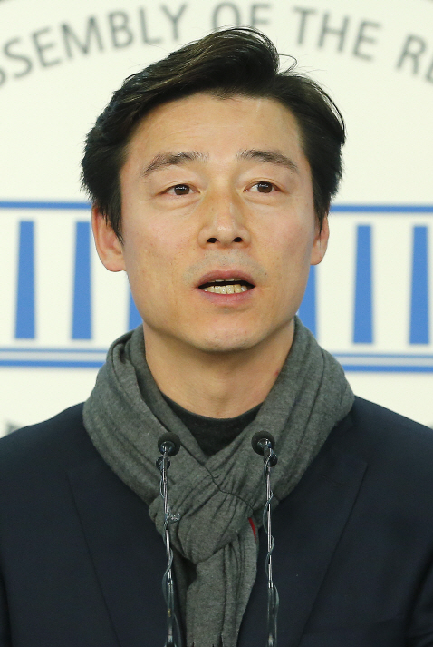 안철수, `컷오프` 송호창에 "전화기 꺼둬..심경 묻고 함께 의논하고파"
