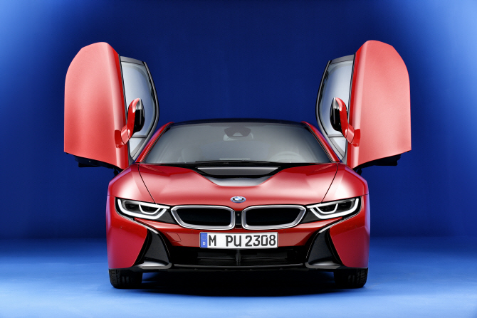 BMW 'i8 프로토닉 레드 스페셜 에디션', 가격은 1억 9785만원                                                                                                                                     