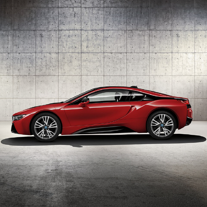 BMW 'i8 프로토닉 레드 스페셜 에디션', 늘씬한 옆라인                                                                                                                                     