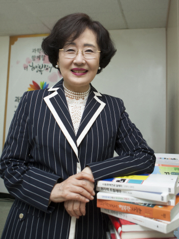과총 차기 회장된 김명자 전 장관 "국가 발전 싱크탱크 만들겠다"
