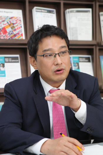 조윤남 대신證 센터장 "6월쯤 안도랠리 끝나…재무우량기업 골라라"