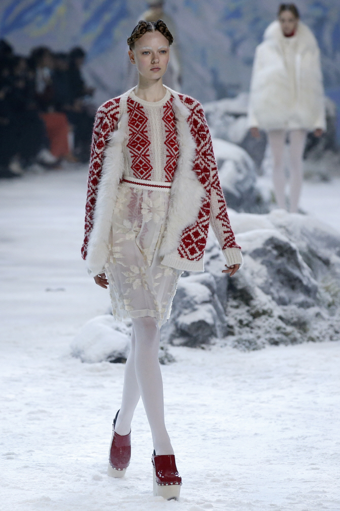 '파리패션위크' 몽클레르, 북유럽 스타일                                                                                                                                                  