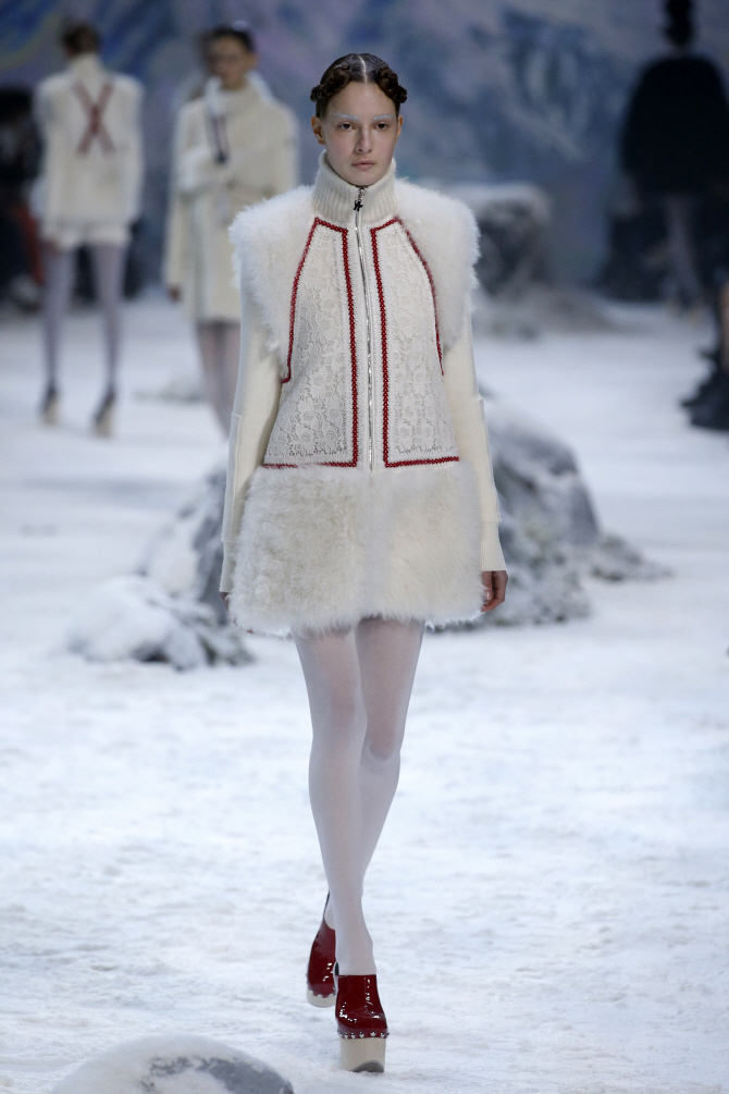 '파리패션위크' 몽클레르, 퍼 코트                                                                                                                                                        