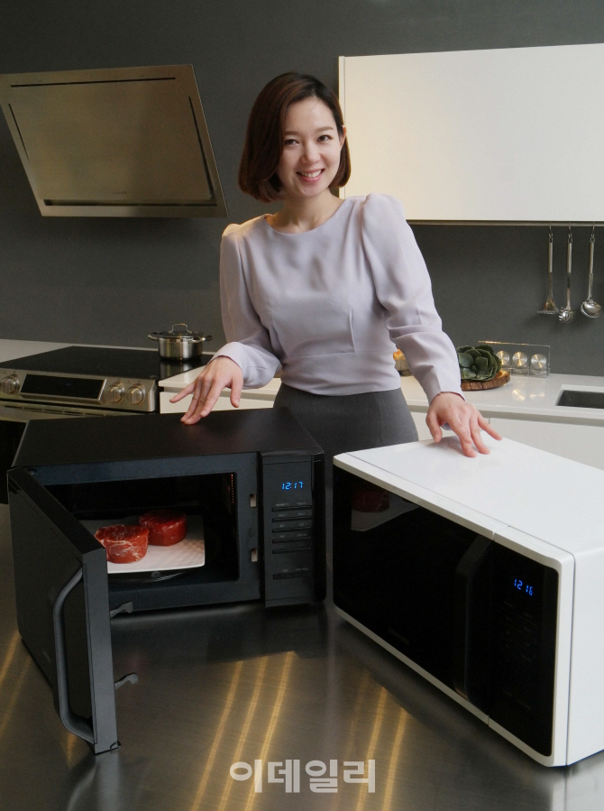 [포토]삼성 전자레인지 '조리 시간은 단축!'