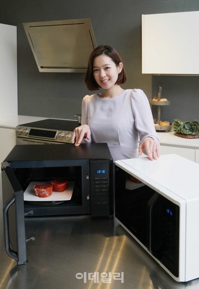 [포토]삼성 전자레인지 ' 식감은 살리고~'