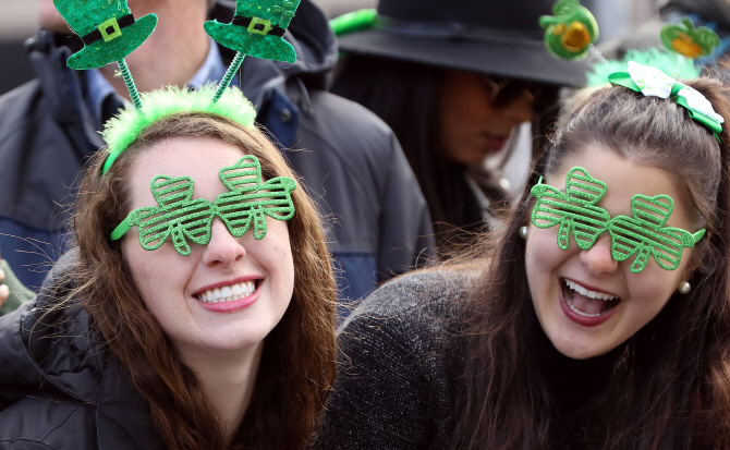 `성 패트릭 데이 페스티벌` 세잎클로버 안경                                                                                                                                                         