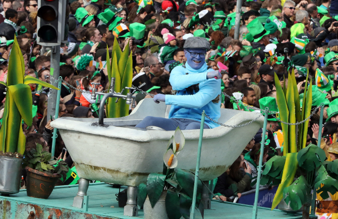 `성 패트릭 데이 페스티벌` 각양각색 퍼레이드                                                                                                                                                       