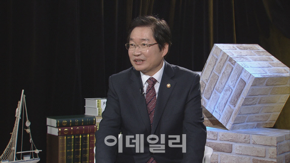 “신 해양르네상스를 바탕으로 해양강국될 것” 김영석 해양수산부 장관(이데일리초대석)