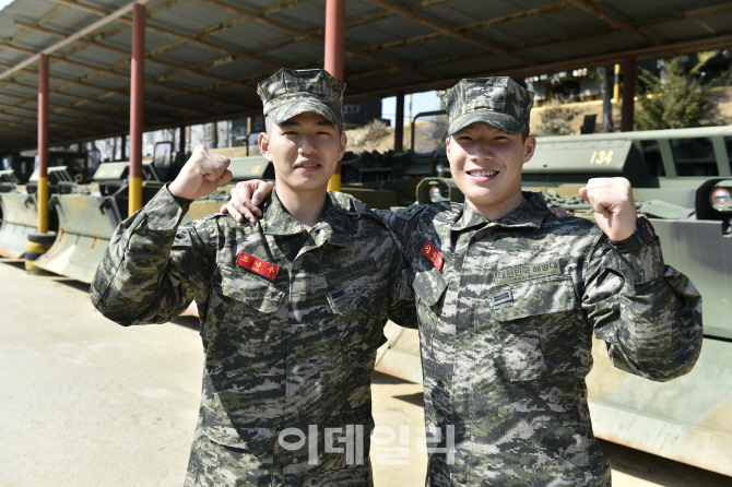 軍 면제 마다하고 해병대 자원입대 '귀감'