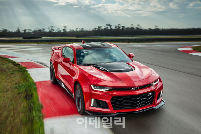 쉐보레, 6세대 카마로 'ZL1' 최초 공개 …"640마력의 강력한 힘!"