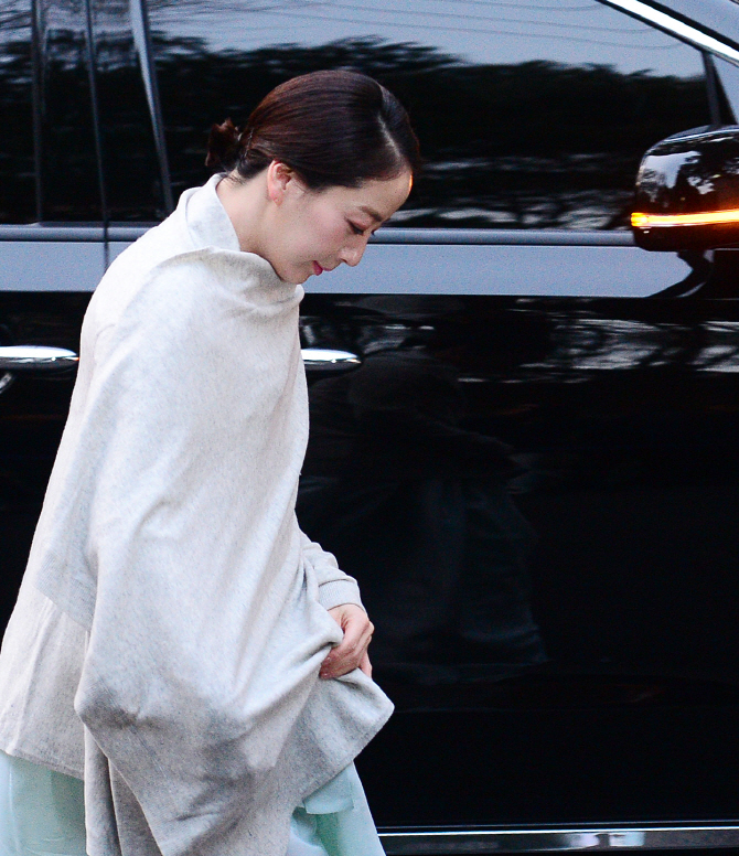  정주영 전 명예회장 제사 참석하는 노현정                                                                                                                                                          