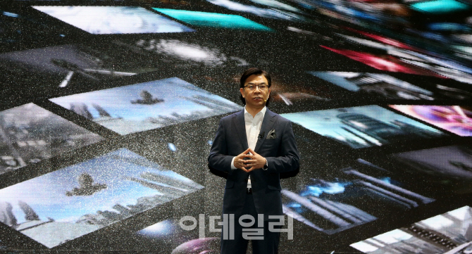 [포토]김현석 삼성전자 사장, "생활에 기여하는 TV 만들었다"
