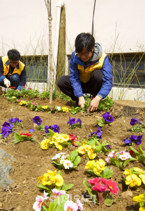 한국공항공사, 녹색문화운동 '게릴라 가드닝' 실시