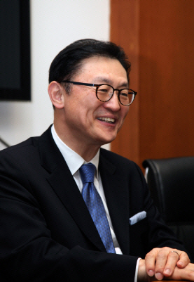 ‘직업이 CEO’ 유상호 한국투자證 사장, 9번째 연임 성공