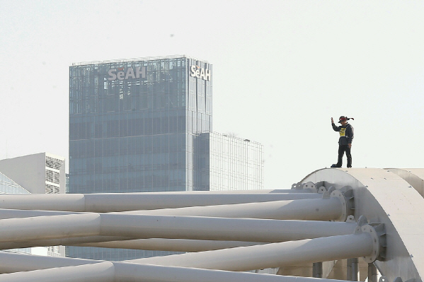 60대 해고노동자, 양화대교서 3시간 30분간 고공농성(종합2보)