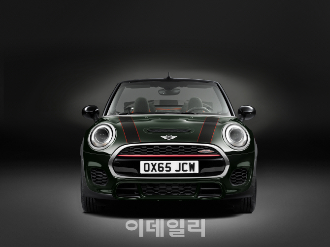BMW 미니, 2016 뉴욕모터쇼서 '뉴 존쿠퍼 웍스 컨버터블' 선보여
