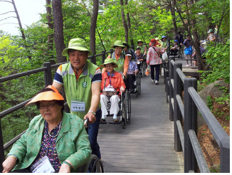 서대문구, 안산 자락길에 휠체어 무료 대여