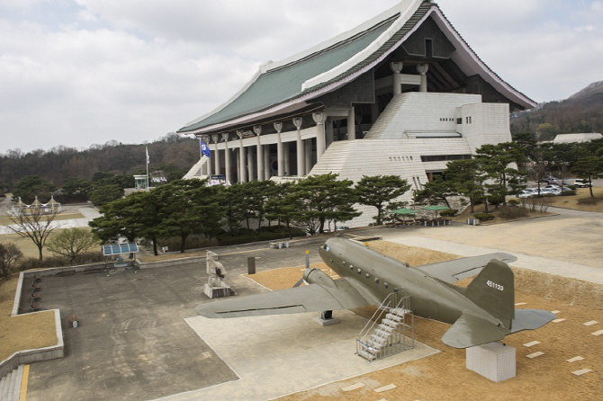 독립기념관, 임시정부요인 탑승 C-47수송기 상설전시