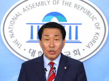 안상수 "새누리 위기 복당 결심"…복당 논의 본격화되나(종합)