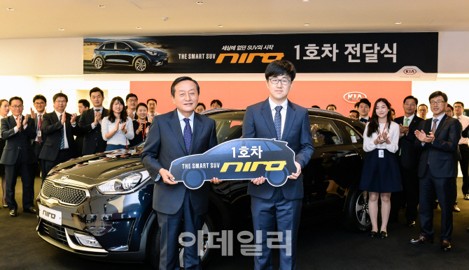 기아차 니로 1호차 주인공, 헌혈왕 김진훈씨