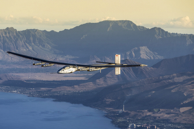  태양광 비행기, 자연을 벗삼아 멋드러진 `솔라 임펄스2`