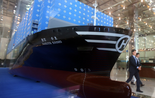 `먹튀 논란` 최은영 회장, 2015년 근로소득으로 11억원 챙겨…