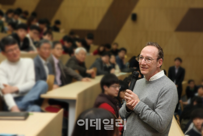 스티브 그래닉 IBS 첨단연성물질 연구단장, 미국학술원 신규 회원으로 선출