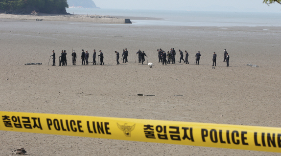 안산 선착장 인근서 토막시신 상반신 발견.."하반신처럼 마대에 담겨"