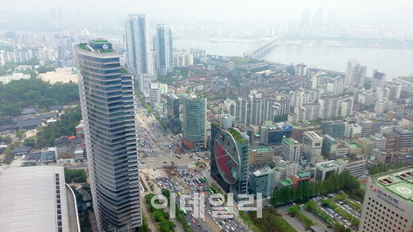 '강남 지하도시' 출입구 앞 잡아라..삼성·잠실 상가 '눈치싸움'