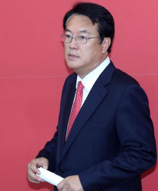 與, 비대위원장에 정진석…‘혁신위’ 별도 구성(종합)