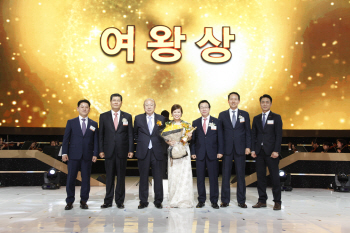 한화생명, 연도대상 시상식 개최…정미경 팀장 6년 연속 대상