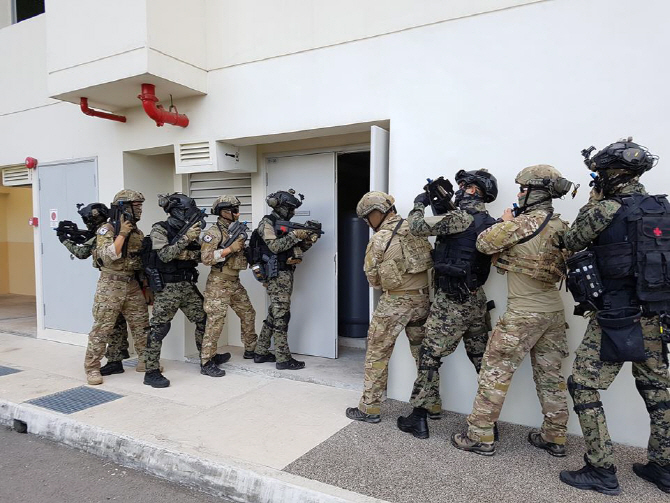  진짜 `태양의 후예`의 포스                                                                                                                                                                        