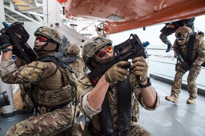  육·해군 특공대 합동팀, 사격도 1등..`해양 대테러 훈련`                                                                                                                                           